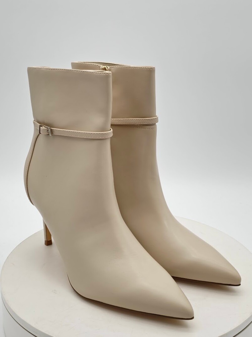 Calvin Klein Pointed Toe Ankle Boots Women 9 M Ivory Kitten Heel Booties